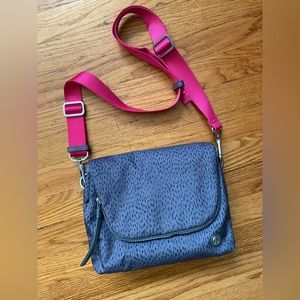 lululemon athletica Convertible Cross-Body & Belt Bag
